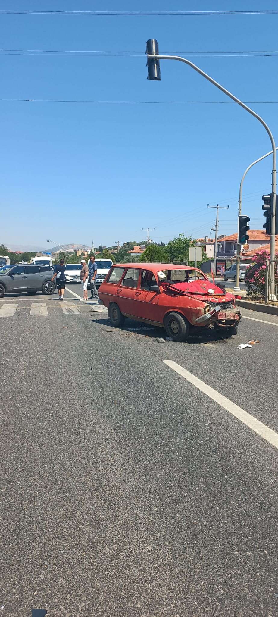 Muğla-Aydın Karayolunda Kaza: 8 Yaralı, Kilometrelerce Araç Kuyruğu Oluştu 4